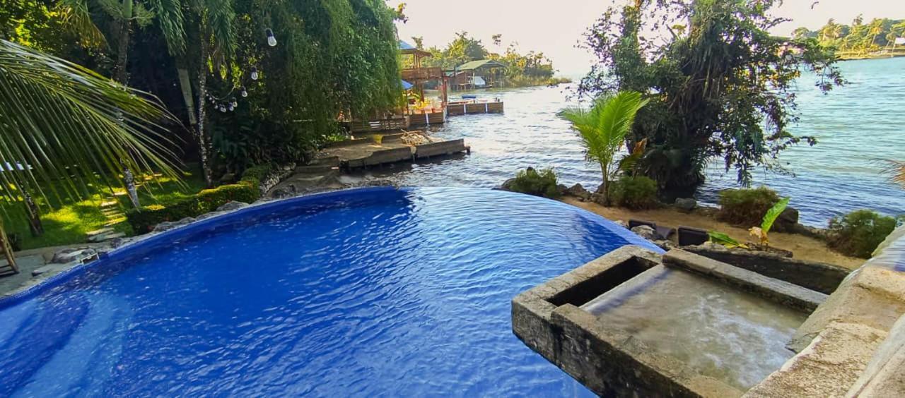 Casa Caribe Hotel Рио Дулсе Екстериор снимка
